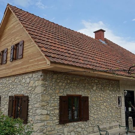 Weingut Primus Suedsteiermark Spielfeld Eksteriør billede