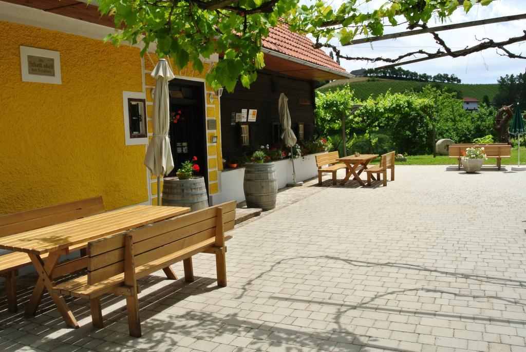 Weingut Primus Suedsteiermark Spielfeld Eksteriør billede